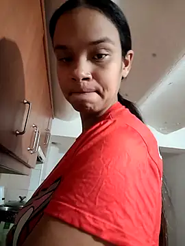 Snapshot of kyliecastell chatting on November 11, 4:51 pm kyliecastell online show from November 11, 4:51 pm