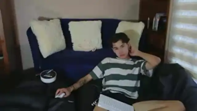 Derekswan online show from December 18, 10:05 pm