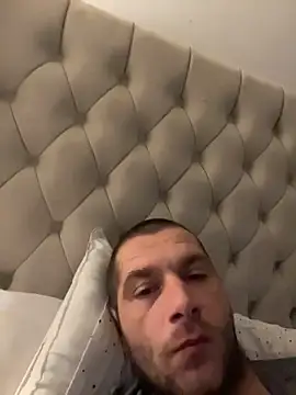 Snapshot of Kinkycouple142 chatting on February 1, 9:02 pm Kinkycouple142 online show from February 1, 9:02 pm