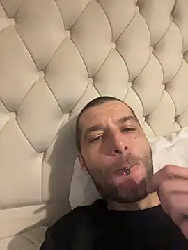 Snapshot of Kinkycouple142 chatting on February 2, 4:06 pm Kinkycouple142 online show from February 2, 4:06 pm