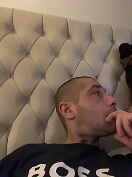 Snapshot of Kinkycouple142 chatting on February 5, 9:19 pm Kinkycouple142 online show from February 5, 9:19 pm