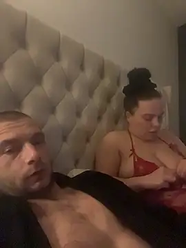 Snapshot of Kinkycouple142 chatting on February 11, 8:36 pm Kinkycouple142 online show from February 11, 8:36 pm