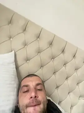 Snapshot of Kinkycouple142 chatting on March 6, 2:35 pm Kinkycouple142 online show from March 6, 2:35 pm