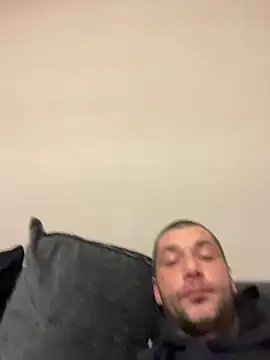 Snapshot of Kinkycouple142 chatting on March 13, 7:42 pm Kinkycouple142 online show from March 13, 7:42 pm