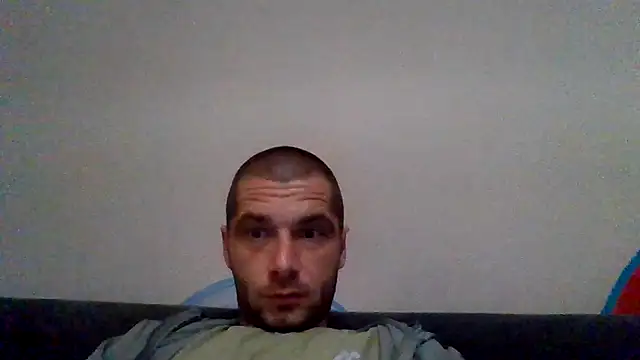 Snapshot of Kinkycouple142 chatting on April 8, 9:15 pm Kinkycouple142 online show from April 8, 9:15 pm