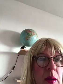 simone xdressing online show from February 23, 1:13 am