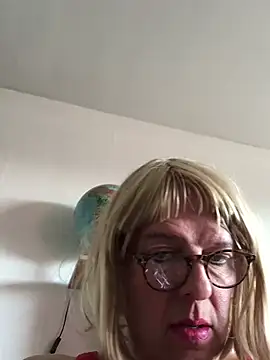 simone xdressing online show from March 15, 2:23 pm