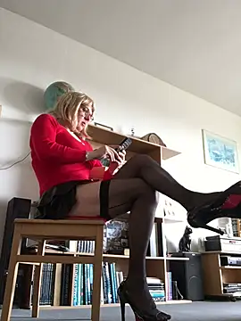 simone xdressing online show from March 16, 10:11 am