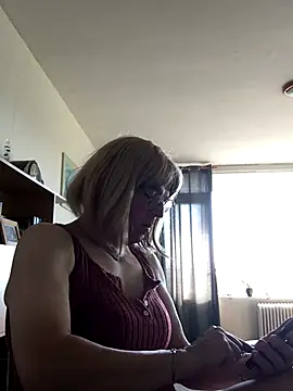 simone xdressing online show from September 26, 9:02 am