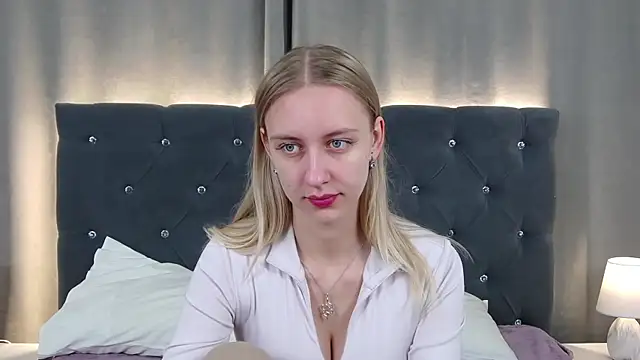 RachaelCute online show from May 12, 4:20 am