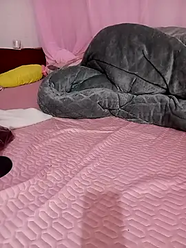 Feeling-hot online show from March 18, 3:42 am