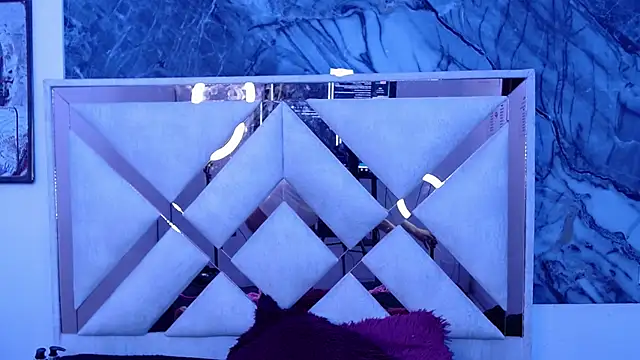 tael novacs online show from December 2, 3:56 am