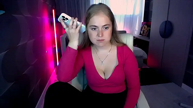 Kate Moan online show from July 9, 5:22 am