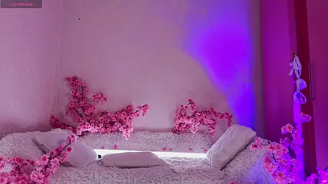 Kitty gaze online show from February 24, 2:26 pm