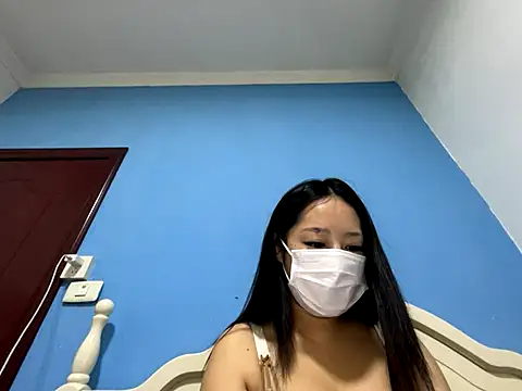 Snapshot of Lily-888 chatting on November 12, 12:27 pm Lily-888 online show from November 12, 12:27 pm