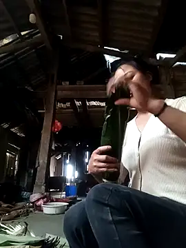 Snapshot of mi_ka_mi chatting on March 2, 7:48 am mi ka mi online show from March 2, 7:48 am