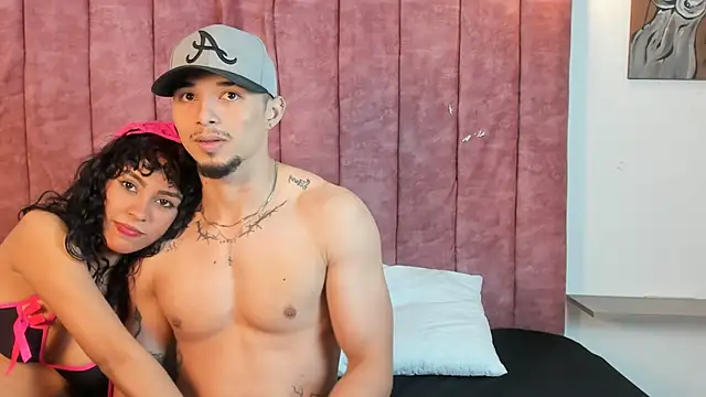 Snapshot of Max_and_Mia9 chatting on November 10, 5:12 pm Max and Mia9 online show from November 10, 5:12 pm