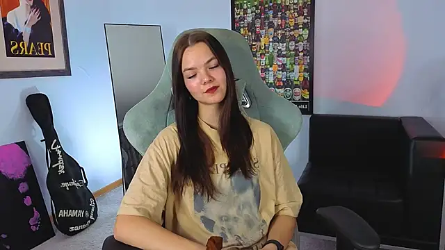 Snapshot of sia_moonshine chatting on November 11, 10:59 am sia moonshine online show from November 11, 10:59 am