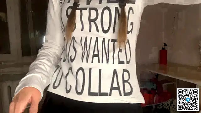 Snapshot of HoaPatton chatting on November 12, 11:10 am HoaPatton online show from November 12, 11:10 am