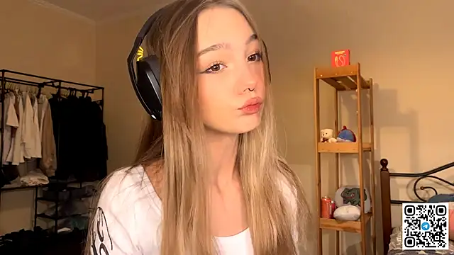 Snapshot of HoaPatton chatting on November 30, 11:03 am HoaPatton online show from November 30, 11:03 am