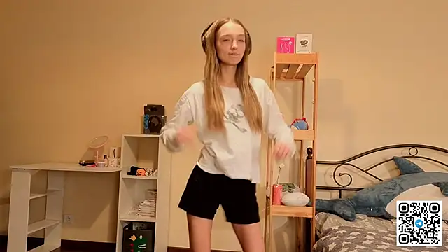 Snapshot of HoaPatton chatting on December 4, 11:08 am HoaPatton online show from December 4, 11:08 am