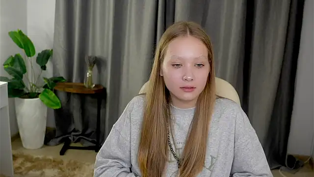 Snapshot of AdalineSheetz chatting on November 11, 1:55 pm AdalineSheetz online show from November 11, 1:55 pm