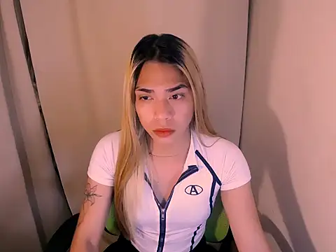 velvetviper06 online show from April 7, 3:29 am