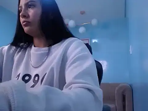 charlotte jhonson t  online show from November 10, 8:41 pm