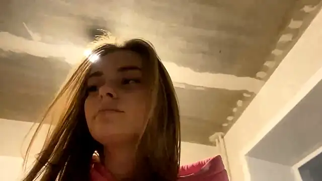 Snapshot of GeralynChiszar chatting on November 11, 5:18 am GeralynChiszar online show from November 11, 5:18 am