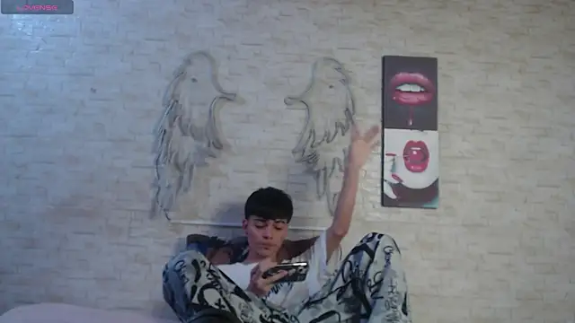 axel milo kairo and noa online show from February 10, 5:17 pm