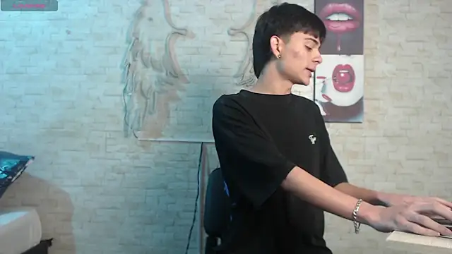 axel milo kairo and noa online show from February 17, 6:36 pm