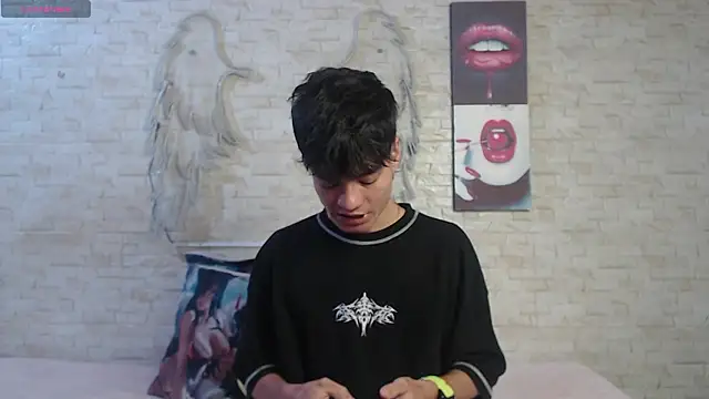 axel milo kairo and noa online show from March 6, 4:47 pm