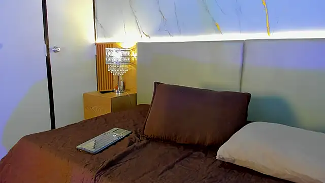 april grey11 online show from November 12, 7:57 pm