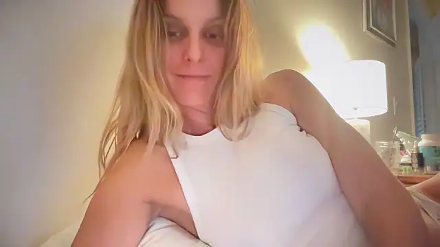 Snapshot of prettylittlekittycat chatting on June 18, 7:19 am prettylittlekittycat online show from June 18, 7:19 am