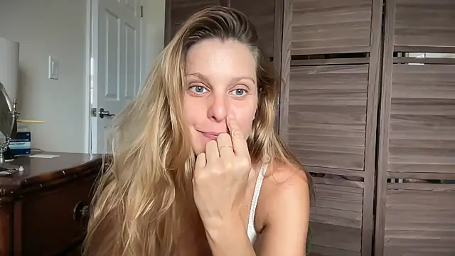 Snapshot of prettylittlekittycat chatting on June 25, 10:47 pm prettylittlekittycat online show from June 25, 10:47 pm