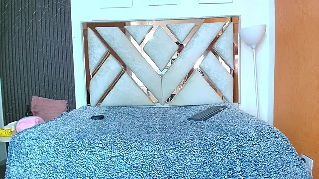 Antonella And Thiago online show from November 29, 12:08 pm