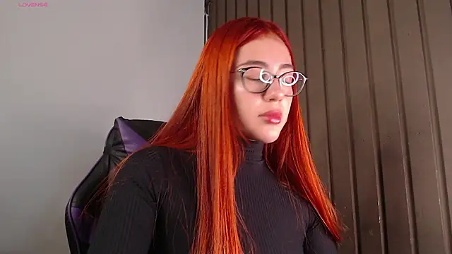 Snapshot of marysofff chatting on March 8, 1:03 am marysofff online show from March 8, 1:03 am