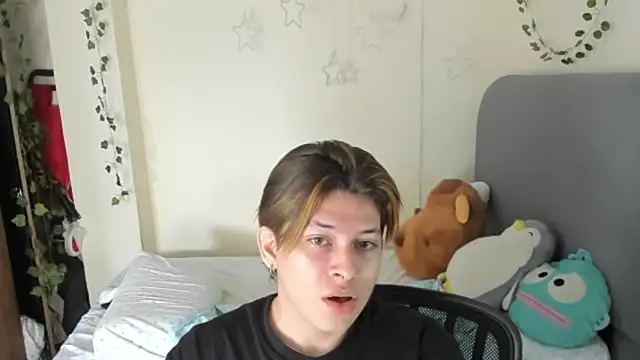 Snapshot of Felix_kitty chatting on November 11, 7:36 pm Felix kitty online show from November 11, 7:36 pm