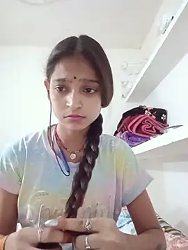 Snapshot of Mohnicute chatting on May 20, 10:43 am Mohnicute online show from May 20, 10:43 am