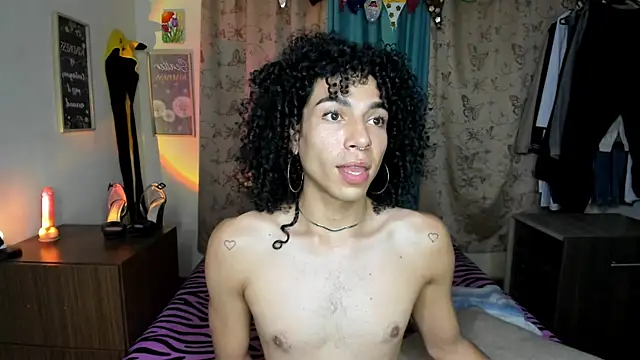 Snapshot of Angel_White25 chatting on July 11, 10:33 pm Angel White25 online show from July 11, 10:33 pm