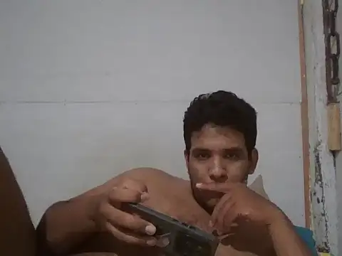 Snapshot of josecamsex27 chatting on January 17, 4:17 am josecamsex27 online show from January 17, 4:17 am