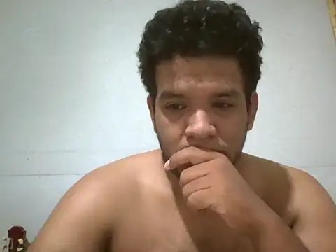 Snapshot of josecamsex27 chatting on February 20, 2:17 pm josecamsex27 online show from February 20, 2:17 pm