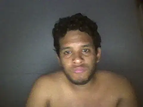 Snapshot of josecamsex27 chatting on February 26, 2:21 am josecamsex27 online show from February 26, 2:21 am