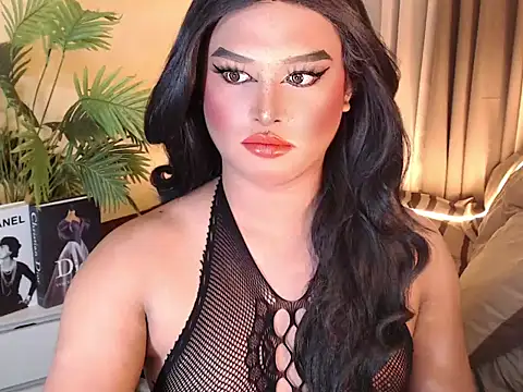 UrGoddess Sofia online show from December 3, 5:00 pm