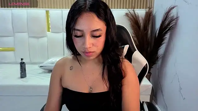 Snapshot of Juliana_Tx chatting on February 24, 3:59 am Juliana Tx online show from February 24, 3:59 am