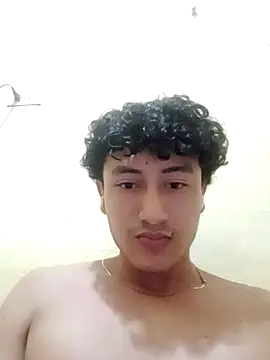 Snapshot of Novato_o chatting on March 13, 5:36 am Novato o online show from March 13, 5:36 am