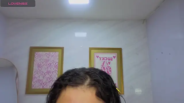 Snapshot of Violetta_jhonson_a chatting on May 14, 3:57 am Violetta jhonson a online show from May 14, 3:57 am