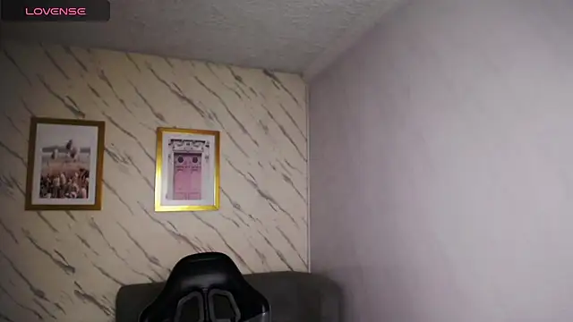 Snapshot of Violetta_jhonson_a chatting on May 26, 3:52 pm Violetta jhonson a online show from May 26, 3:52 pm