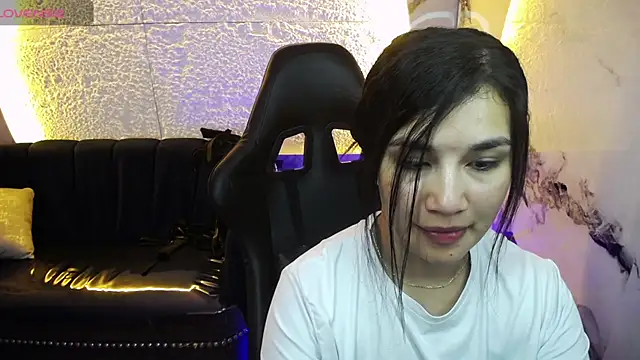 Snapshot of Violetta_jhonson_a chatting on June 25, 4:34 am Violetta jhonson a online show from June 25, 4:34 am