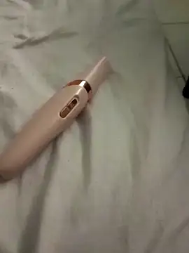 Snapshot of _-_-_-sthefany_-_-_- chatting on November 11, 6:08 pm - - -sthefany - - - online show from November 11, 6:08 pm